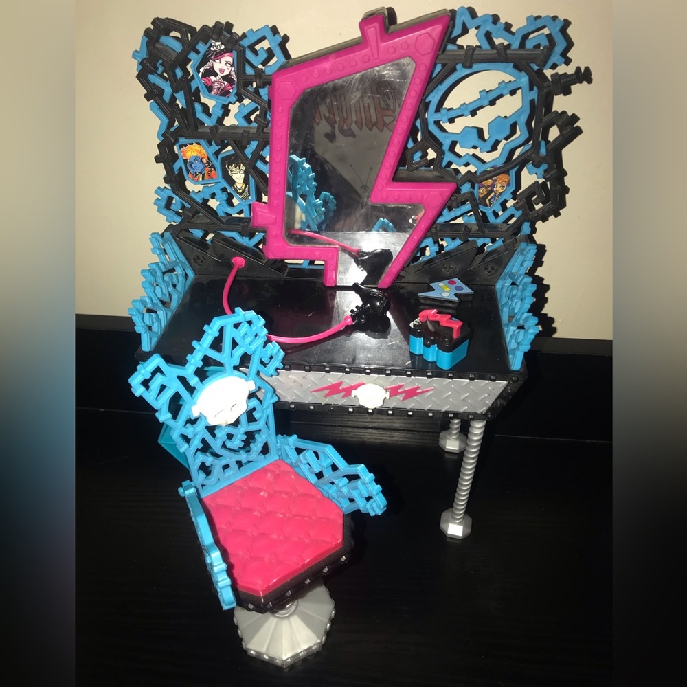 Monster High Frankie Vanty Playset